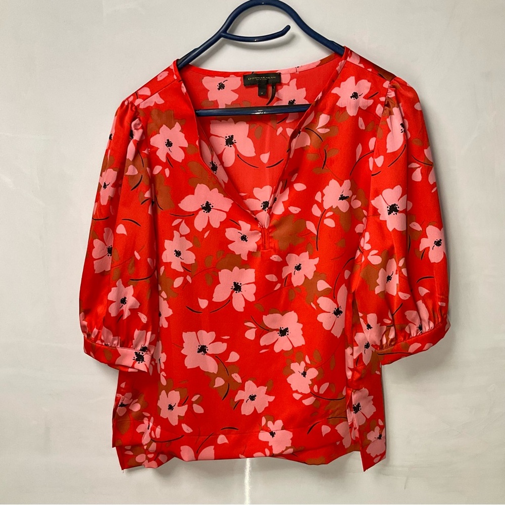 Donna Karan New York Red Floral Blouse | Silk Feel | V-Neck | Size M